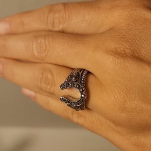 Horse shoe ring. Sterling silver. Size womens 5.5
